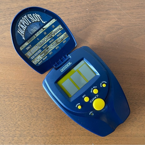 1999 Jackpot Slot Radica Handheld Game - Picture 3 of 3